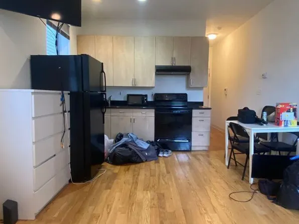 1615 Brown St #2R, Philadelphia, PA 19130