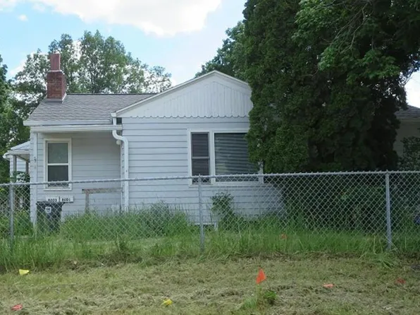 8001-8003 University Ave, Cedar Falls, IA 50613