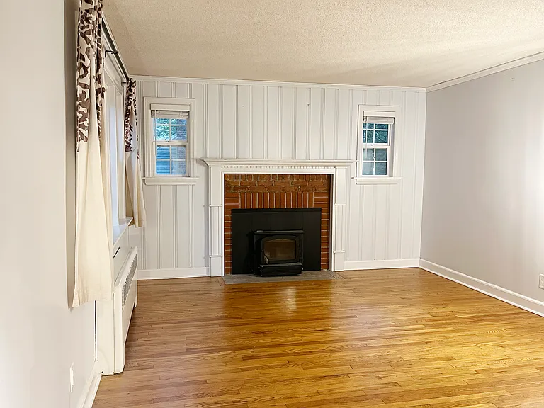 101 Olcott Dr — Photo 7