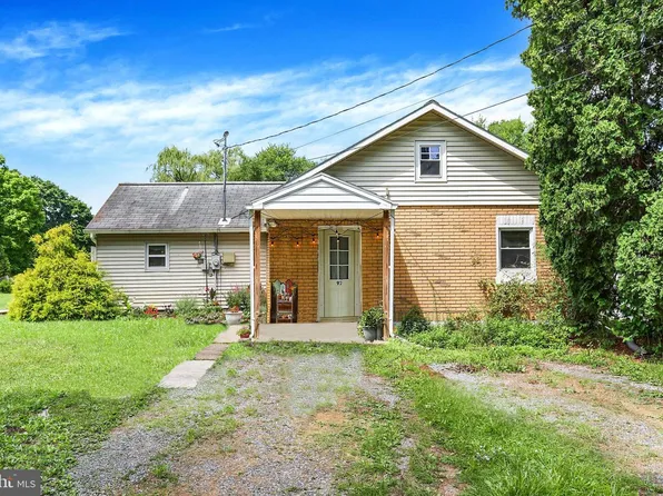 977 Laudermilch Rd, Palmyra, PA 17078