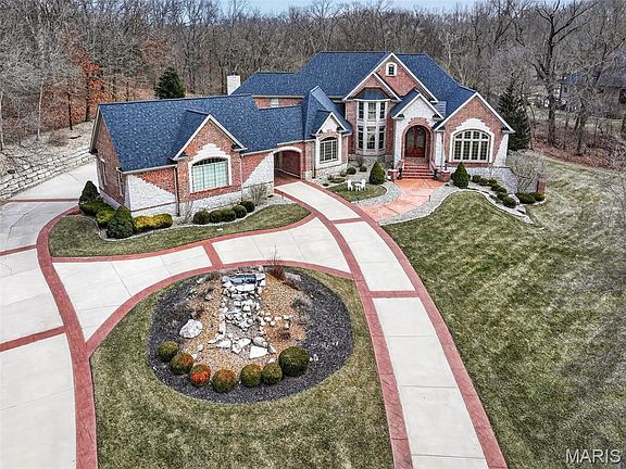 2nd image of 990 Stonecastle Dr