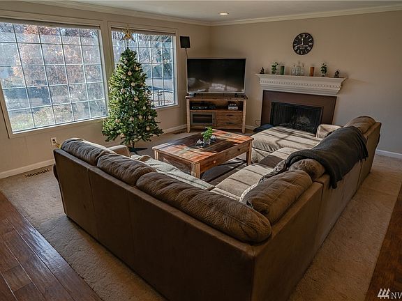 4th image of 1305 Bel Air Dr