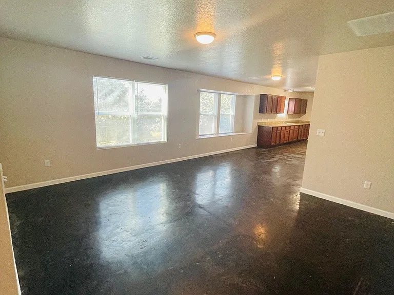 611 Gizelle St — Photo 2