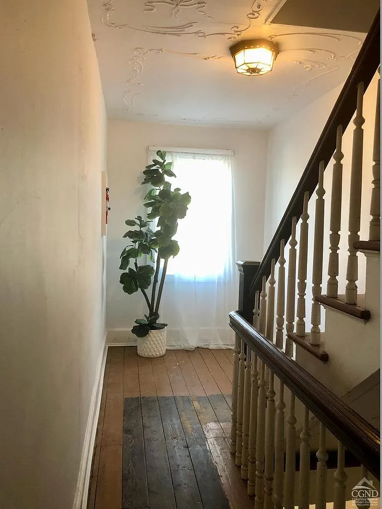 2 bed, 1000 sqft, $2,750 — Photo 2