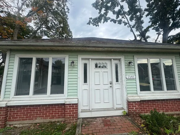 2145 S Delaware Dr, Easton, PA 18042