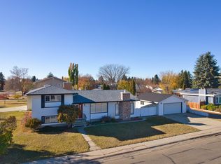3524 114th St NW, Edmonton, AB T6J 1L9