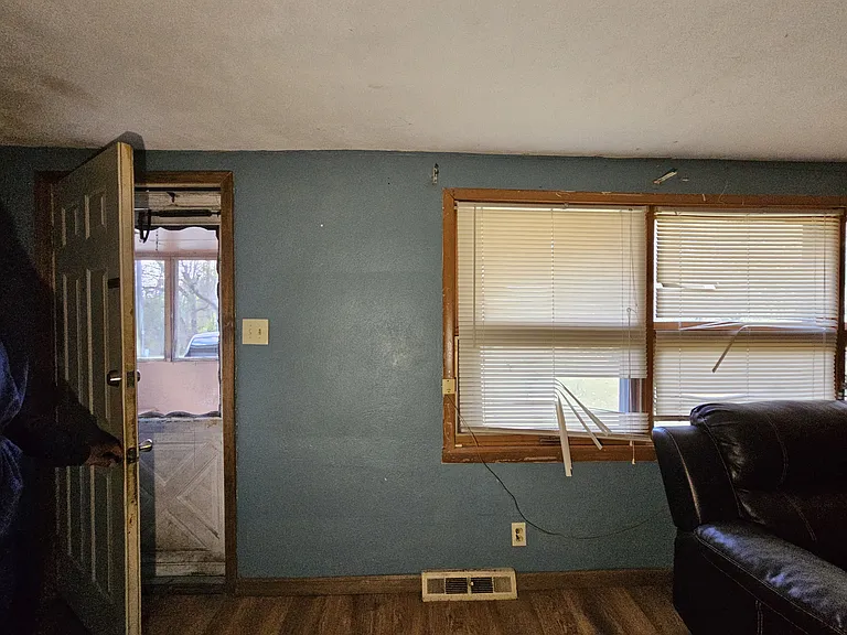 1611 Mousette Ln — Photo 5