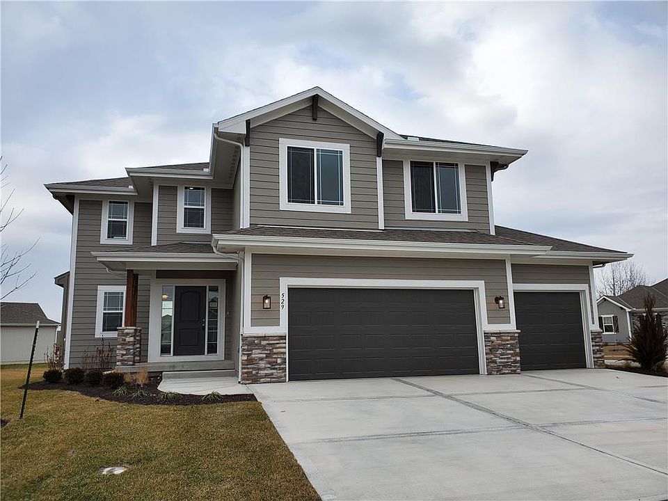1st image of 529 SE Colonial Dr