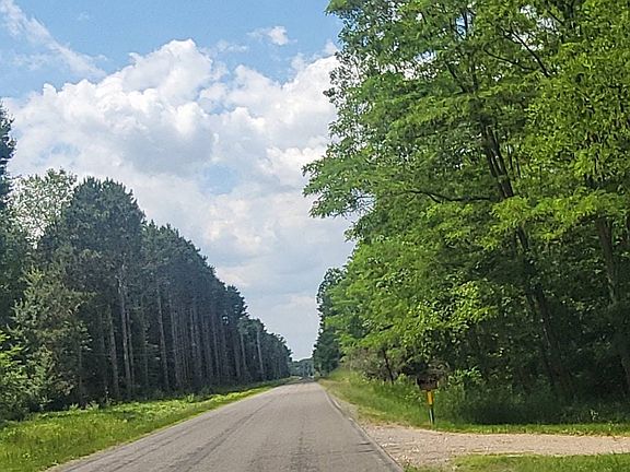4th image of 3865 Little Rd