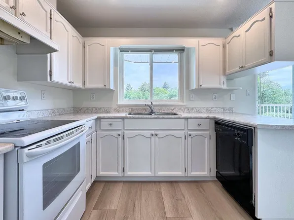 20600 53a Ave #118, Langley, BC V3A 8C2