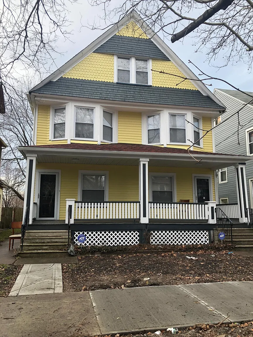 3274 Scranton Rd photo 1