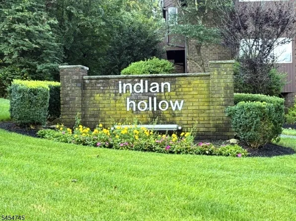 132 Indian Hollow Ct #132, Mahwah Twp., NJ 07430