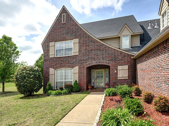 2nd image of 22456 S Dogwood Ct