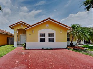 957 NW 128th Pl, Miami, FL 33182