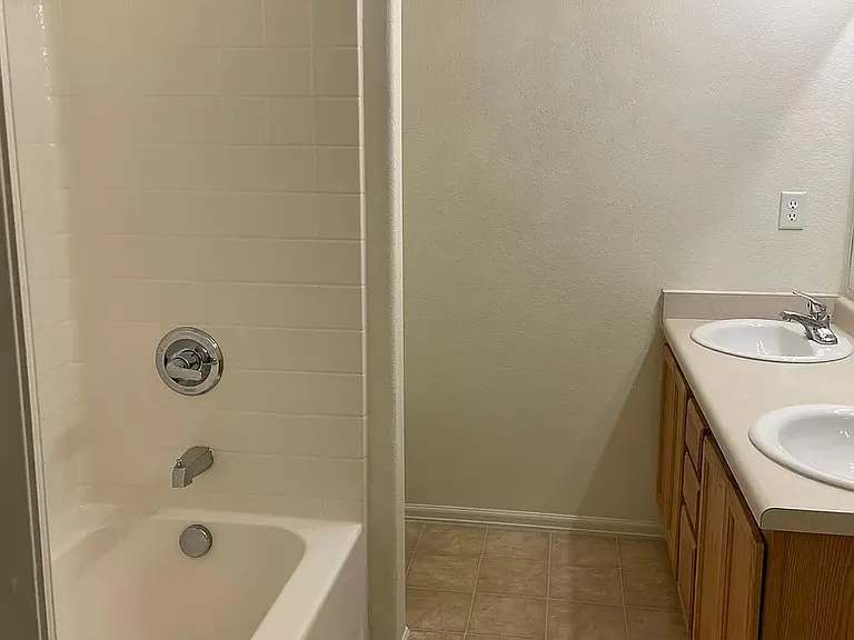 800 Cow Bell Ct — Photo 12