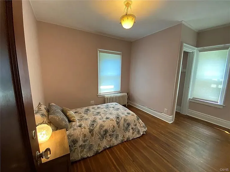 238 Greenwood Pl — Photo 9