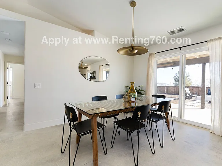 321 N Bonita Ave — Photo 17