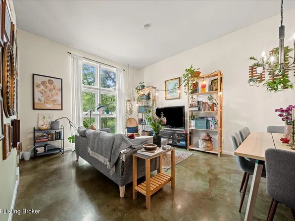 2745 Grinstead Dr APT 105, Louisville, KY 40206
