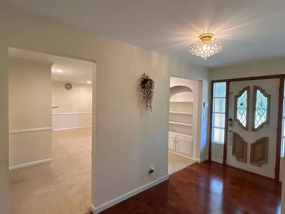 879 Grove Ave