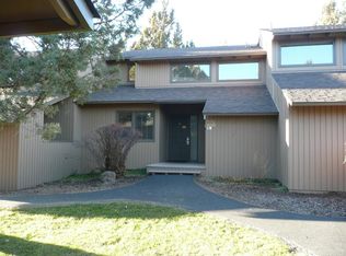 1985 Redtail Hawk Dr, Redmond, OR 97756