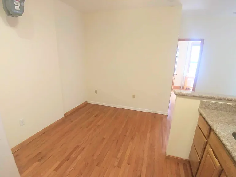 58 Henry St #6 — Photo 3