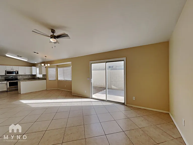 8520 W Palm Ln #1093 — Photo 5
