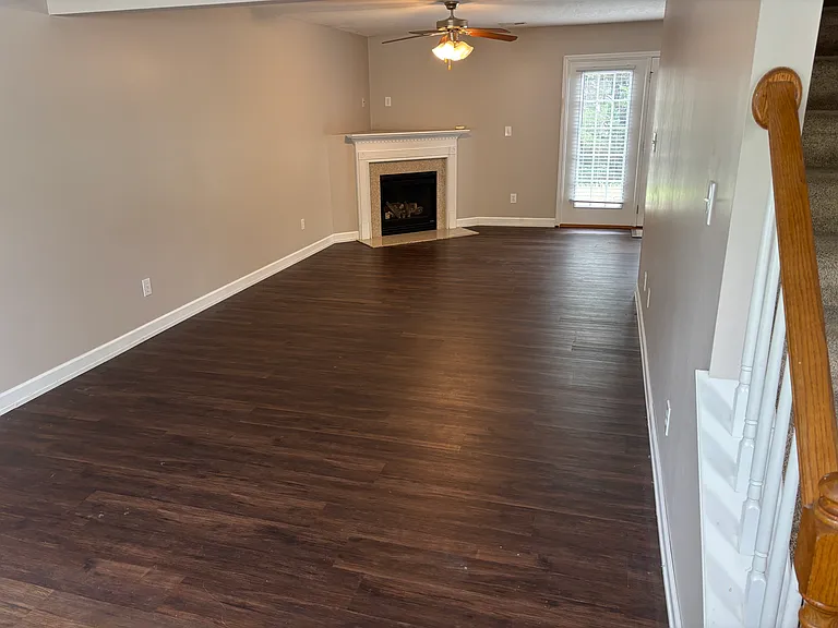4460 Oakbank Ln — Photo 5