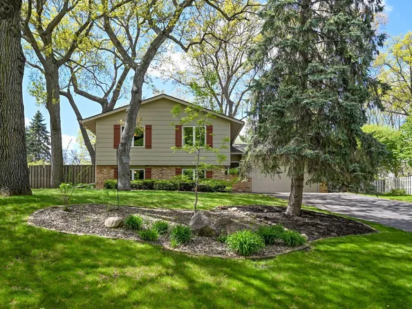 15008 Oakland Ave, Burnsville, MN 55306