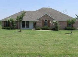 225 Saddlebrook Ct, Rhome, TX 76078