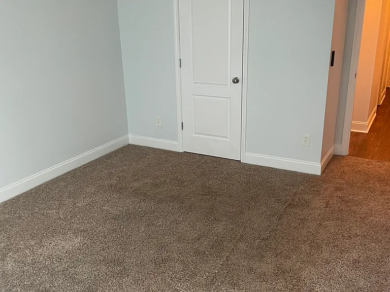 1054 Blakewood Ct — Photo 10
