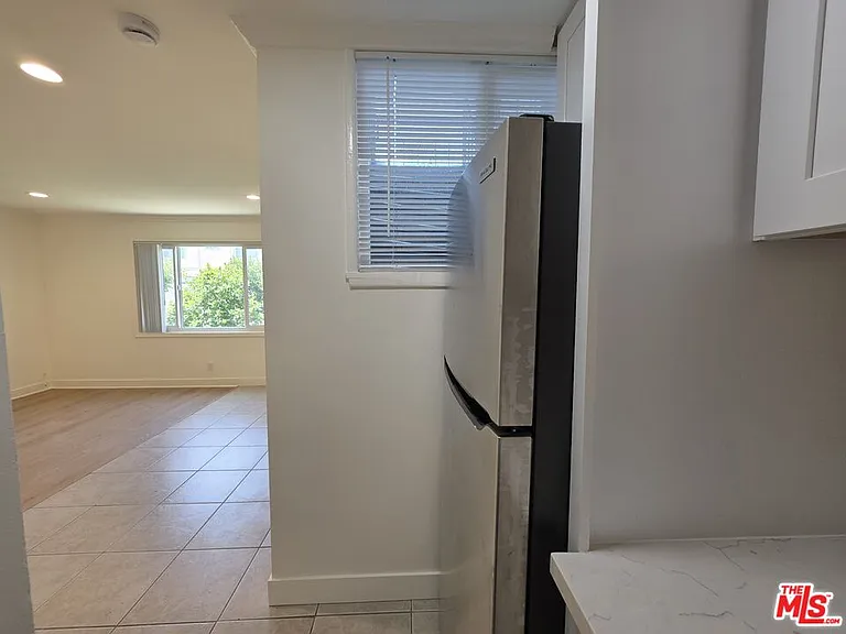 2400 Vanderbilt Ln #2400A — Photo 12