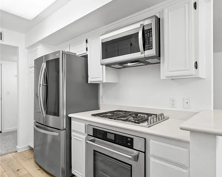 4501 Cedros Ave — Photo 29