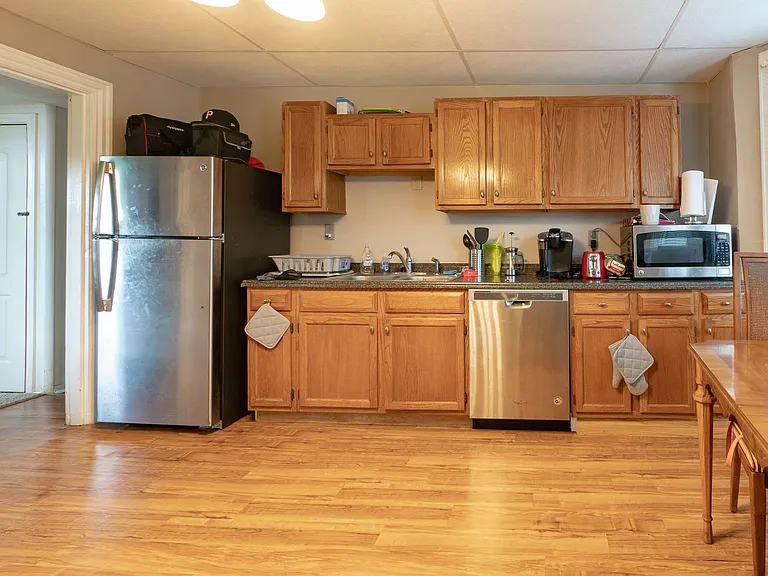 405 Grant Ave — Photo 10