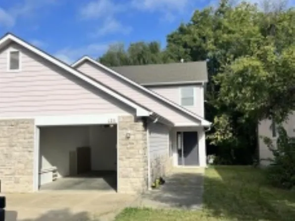 123 Silverleaf Ct, Oskaloosa, KS 66066