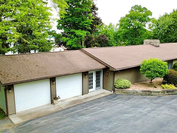 2nd image of 4861 Rockefeller Rd