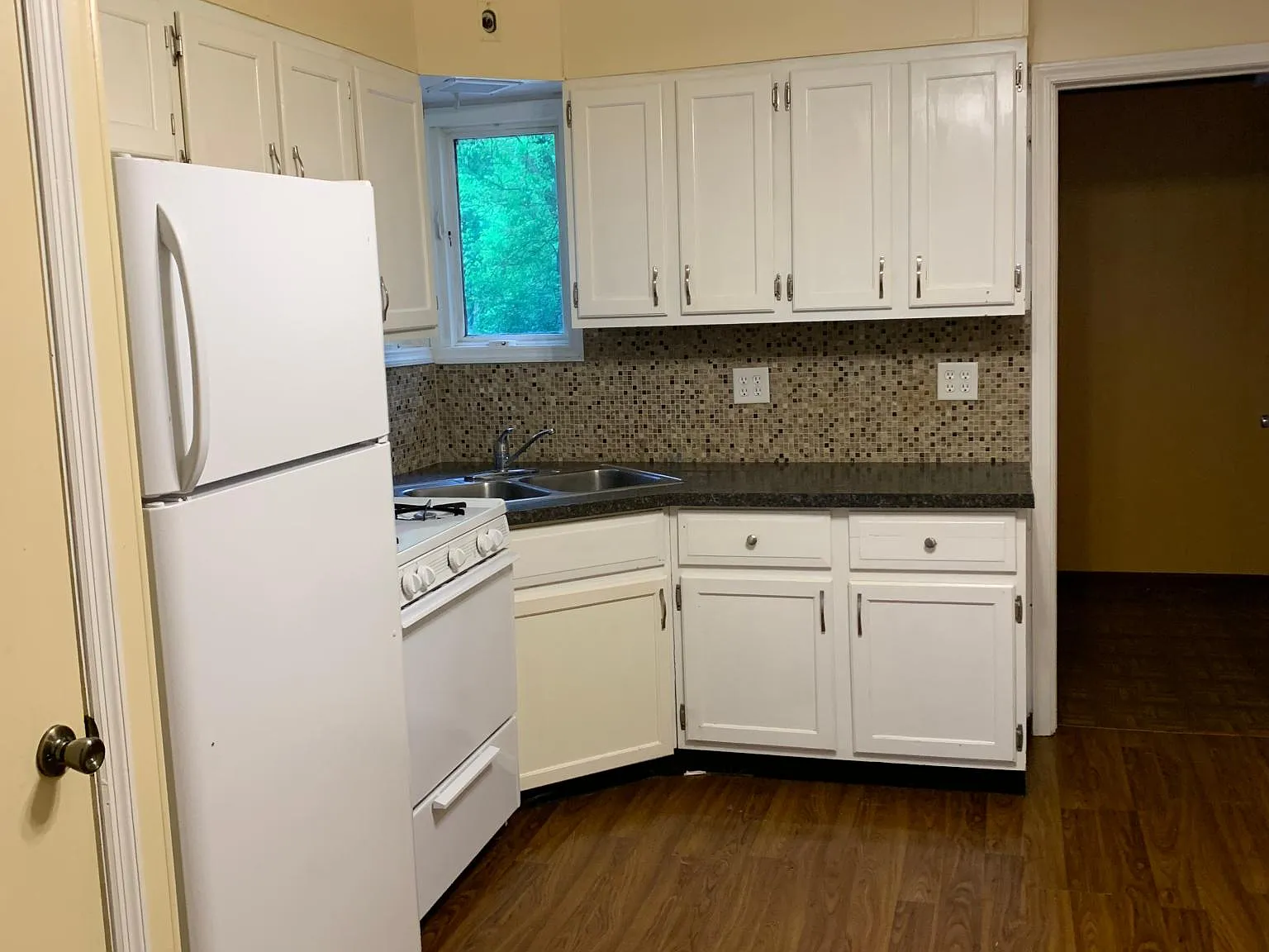 26076 W Parkview Dr — Photo 4