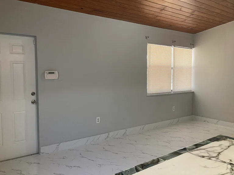 3630 SW 46th Ave — Photo 17
