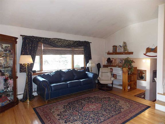 2nd image of 172 Brook St