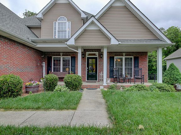5th image of 834 Iron Wood Cir