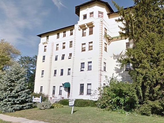 2nd image of 65 Wesley Ave APT 5B