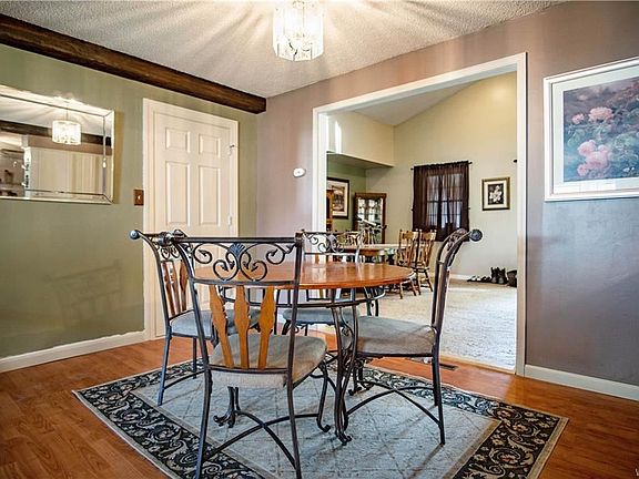 4th image of 55 Bonita Dr