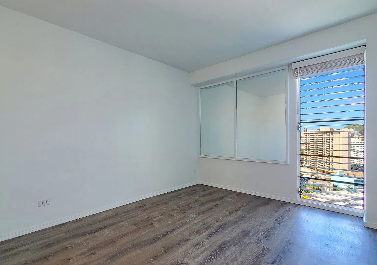For Rent - Kapiolani Manor 1655 Makaloa St. #2102 — Photo 4