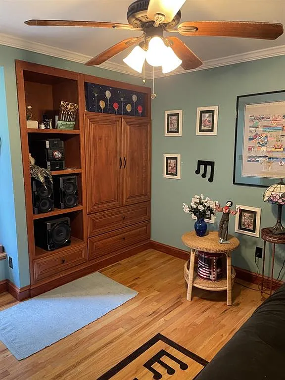 1 bed, 1.0 bath, 144 sqft, $850 — Photo 3