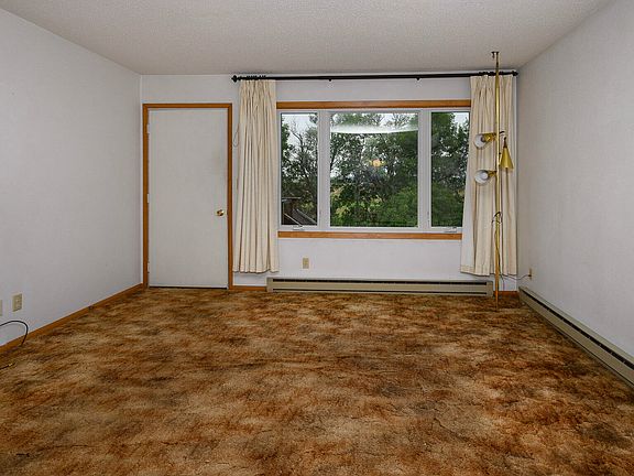 3rd image of 15 13th Ave SW