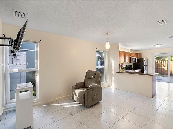 3rd image of 4699 Orleans Ct APT A