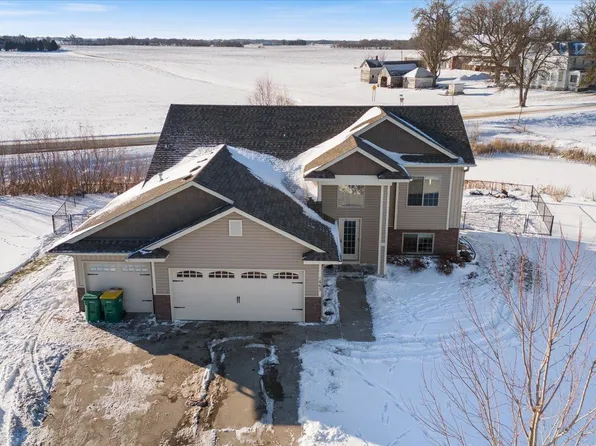 1663 Hidden Trl, Mayer, MN 55360