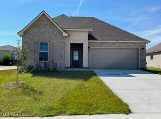 7241 Pencarrow Cir, Ocean Springs, MS 39564