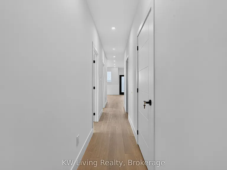 96 Belgravia Ave — Photo 22