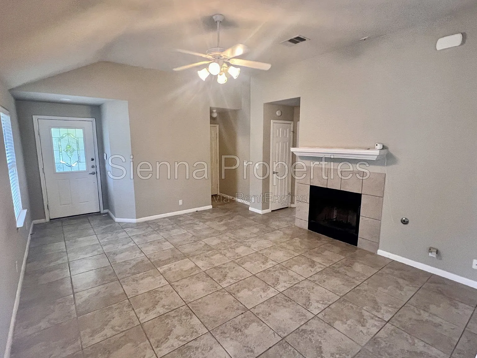 3 bed, 2.0 bath, 1436 sqft, $1,975 — Photo 2