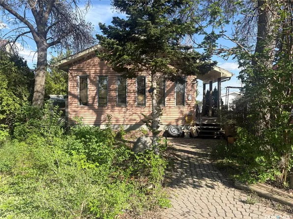 7 Charles CRESCENT, Regina, SK S4T 5X3